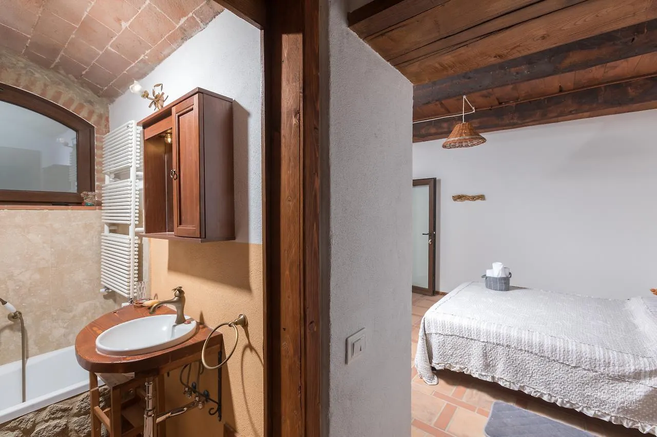 Oda ve Kahvaltı B&B Podere Legnotorto Castel del Piano